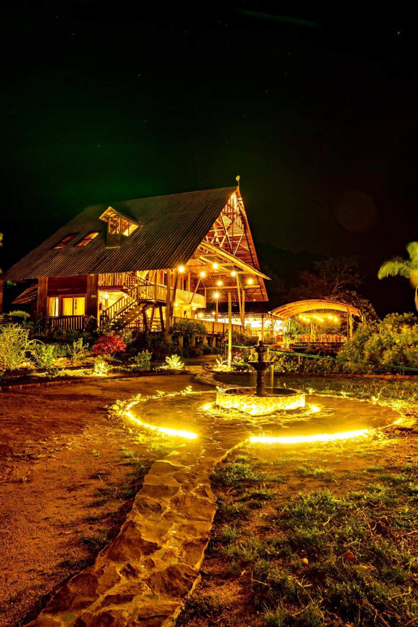 Heimatlos Amazon Lodge Puyo Ngoại thất bức ảnh