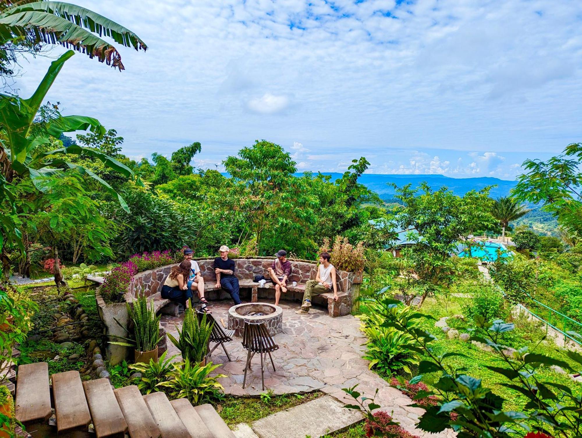 Heimatlos Amazon Lodge Puyo Ngoại thất bức ảnh