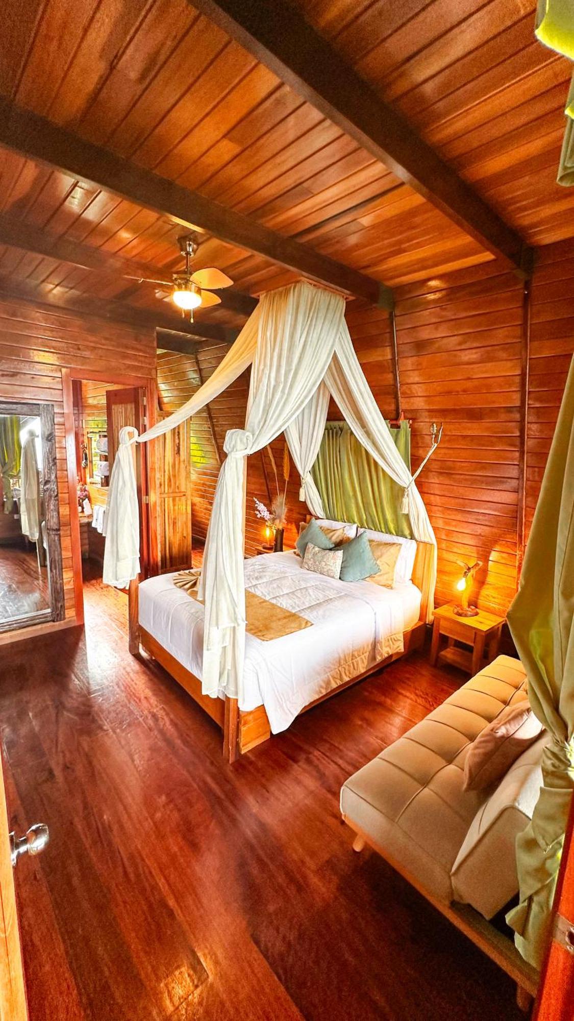 Heimatlos Amazon Lodge Puyo Ngoại thất bức ảnh